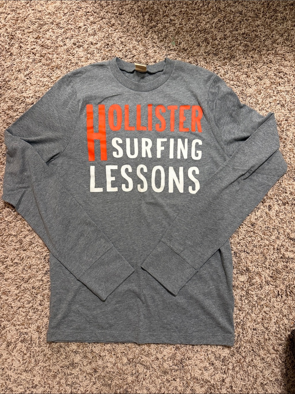 EUC long sleeve Hollister tee